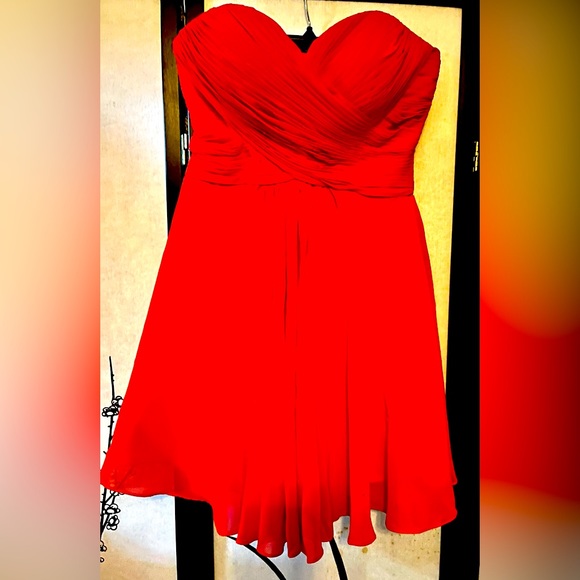 Beautiful Red Dress! Ladies Size Small - Picture 3 of 10